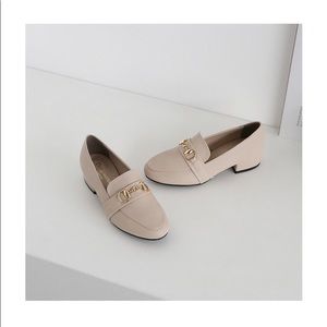 Dangolunni Beige Loafers